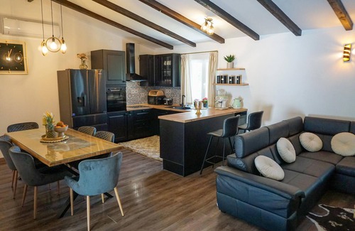 Central Dalmatia House | Stunning home in Biorine with WiFi