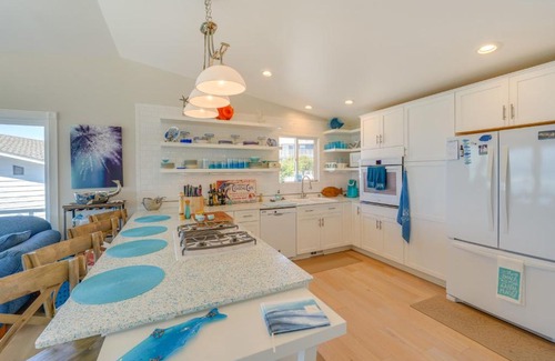 Oak Harbor House | Stunning Home in Coupeville with Deck and Beach Access