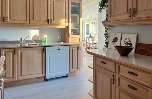 Fjell House | Stunning home in Fjell with WiFi