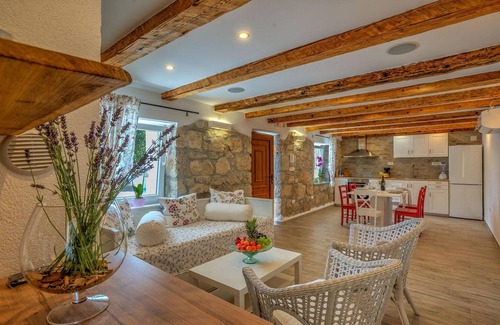 Jadranovo House | Stunning home in Jadranovo