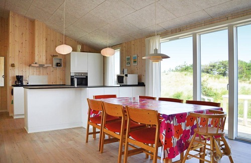 Klegod Strand House | Stunning home in Ringkøbing with WiFi