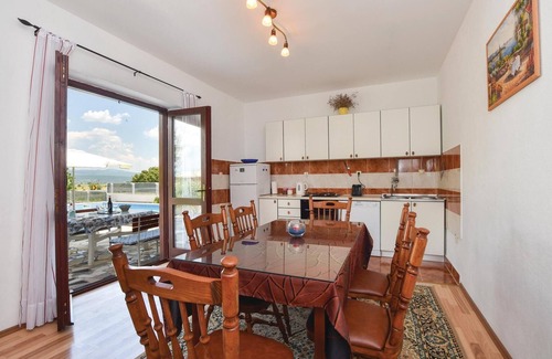 Sinj House | Stunning home in Sinj with WiFi