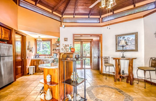 El Indio House | Stunning home in the jungle with hot tub, balcony, grill, & W/D - snowbirds OK