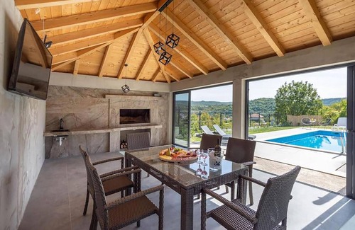 Trilj House | Stunning home in Trilj with WiFi