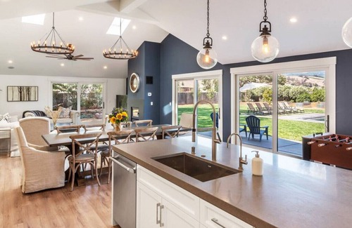 Sonoma House | Stunning home PERFECT for your Sonoma getaway!