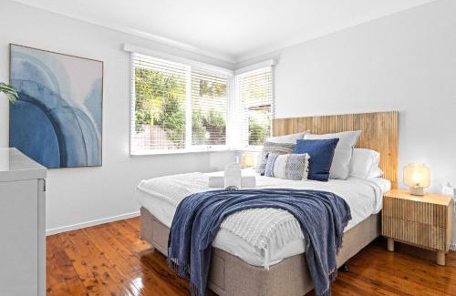 Budgewoi House | Stunning Lakefront Home with Bonus Studio