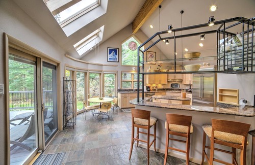Christie Heights House | Stunning Mountain Retreat Between Slopes And Town