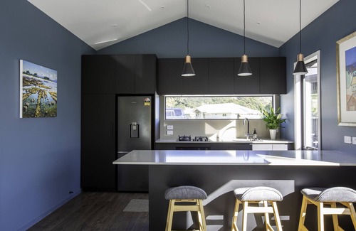 Richmond Cottage | Stunning new architectural tree-house in Richmond, Nelson