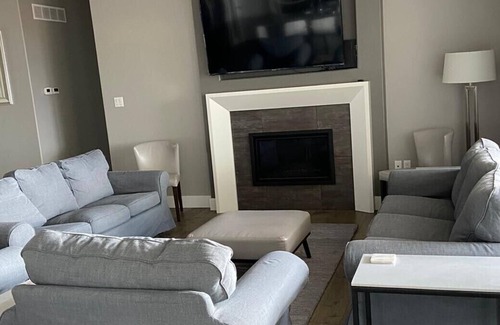 Grand Bend Cottage | Stunning New Luxury Cottage w/ Hot Tub -Grand Bend