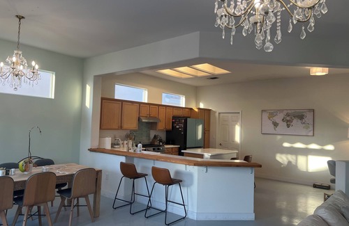 Desert Palms House | !STUNNING newly remodeled 2000 sqft, 4 bedroom 3 baths house!