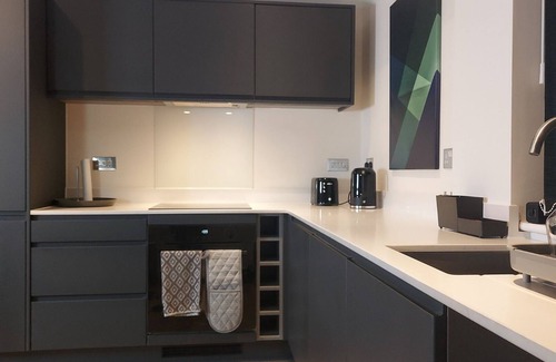 Old Trafford Apartment | Stunning one bedroom near Old Trafford Stadium
