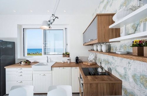 Marina di Modica Villa | Stunning private villa with private pool, sauna, hot tub, WIFI, A/C, TV, patio and panoramic view