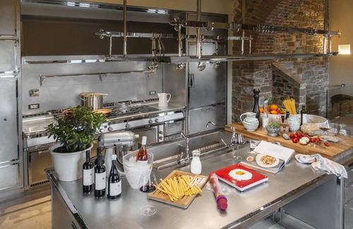 Radda in Chianti Villa | Stunning private villa for 12 people with private pool, WIFI, A/C, close to Greve In Chianti