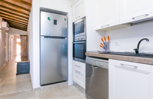 Monte Argentario House | Stunning private villa for 6 guests with WIFI, hot tub, A/C, TV, patio, pets allowed and parking