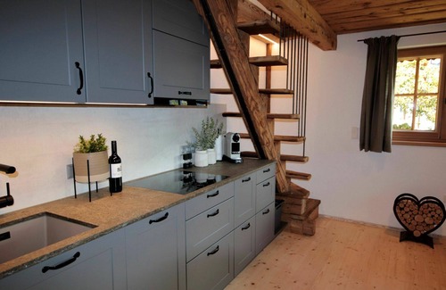 Muhlthal House | Stunning private villa for 2 guests with WIFI, TV and patio