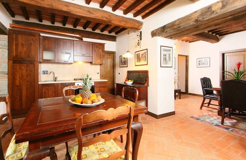 Sansepolcro Villa | Stunning private villa for 15 guests with private pool, WIFI, hot tub, TV, patio and pets allowed