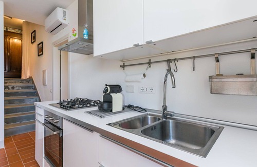 Santa Luce House | Stunning private villa for 5 guests with WIFI, A/C, TV, patio, pets allowed and panoramic view