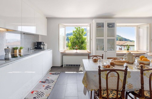 Novaggio House | Stunning private villa for 6 guests with TV and patio