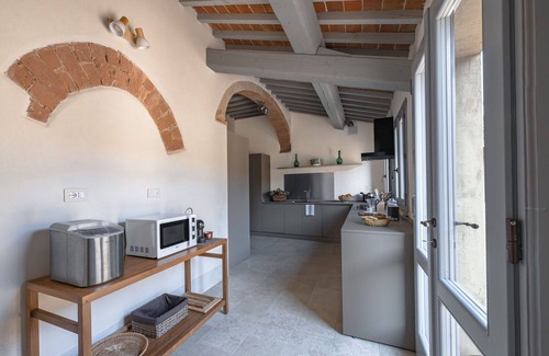 Buonconvento Villa | Stunning private villa with A/C, private pool, WIFI, TV, patio, panoramic view, close to Montalcino