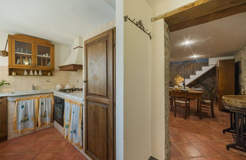 Camaiore House | Stunning private villa for 4 people with TV, patio and panoramic view