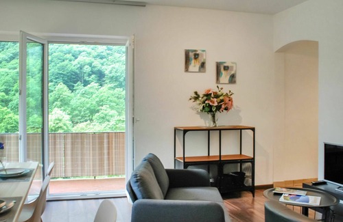 Brione House | Stunning private villa for 6 people with WIFI, TV, patio, pets allowed, panoramic view and parking