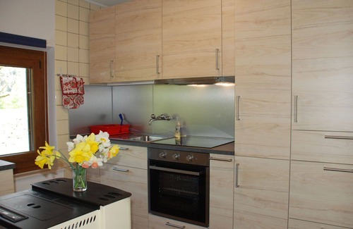 Camedo House | Stunning private villa for 4 guests with TV, patio, pets allowed and panoramic view