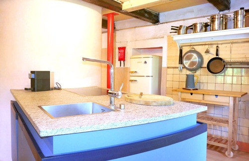 Semione House | Stunning private villa for 6 people with WIFI, TV, patio and parking