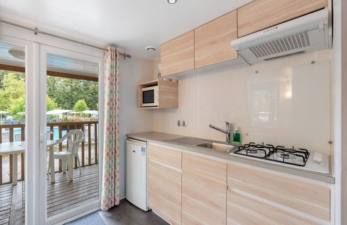 Dolni Pocernice House | Stunning private villa for 4 people with WIFI, pool, terrace and pets allowed