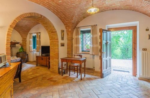 Penne House | Stunning private villa for 10 guests with private pool, WIFI, A/C, TV, patio and pets allowed