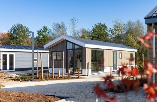Linden House | Stunning private villa for 4 guests with WIFI, TV and terrace