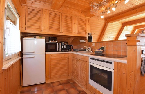 Suhl House | Stunning private villa for 4 guests with WIFI, TV, terrace and pets allowed