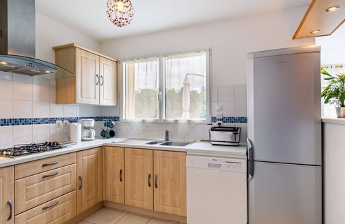 Kerlouan House | Stunning private villa for 4 people with WIFI, TV, terrace and pets allowed