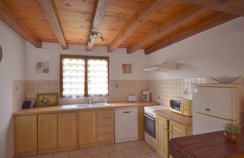 Blanquefort-sur-Briolance Villa | Stunning private villa for 5 guests with WIFI, private pool, hot tub, TV, terrace and pets allowed
