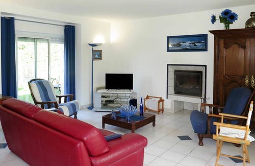 Pordic Villa | Stunning private villa for 9 guests with WIFI, TV and parking