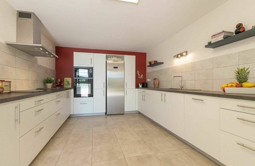 Valreas House | Stunning private villa for 15 guests with private pool, A/C, WIFI, TV and terrace