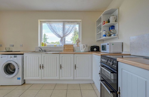 Balnain House | Stunning private villa for 4 people with TV, patio, pets allowed and panoramic view