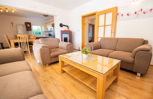 Donji Prolozac House | Stunning private villa for 12 people with A/C, private pool, WIFI, TV and terrace