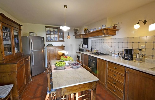 Cortona Villa | Stunning private villa for 12 guests with WIFI, private pool, TV, patio and panoramic view
