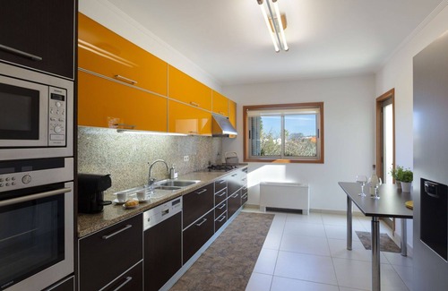 Alporchinhos Villa | Stunning private villa with A/C, WIFI, private pool, TV, terrace, pets allowed and panoramic view