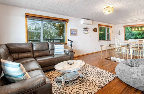 Anderson Island House | Stunning retreat with firepit, large deck & views of Puget Sound