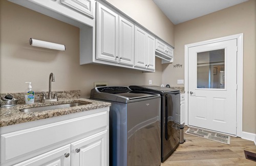 Hot Springs Village House | Stunning View! 5000 sq. ft House - Game Room - Dogs