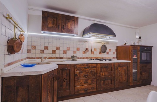 Corsanico-Bargecchia House | Stunning villa for 6 people with A/C, private pool, WIFI, TV and patio
