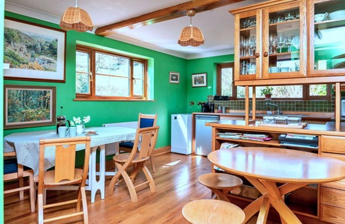 Llanidloes House | Stunning villa for 6 guests with WIFI and terrace