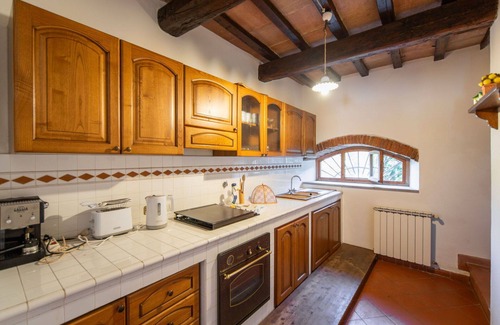 Montebonello House | Stunning villa for 14 people with A/C, WIFI, private pool, TV, pets allowed and panoramic view
