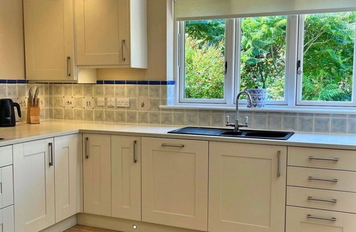 Kingham House | Stunning villa for 6 people with pool, WIFI and pets allowed