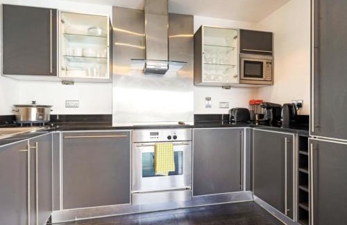 Grand Canal Dock Apartment | Stunning waterfront apartment in Grand Canal Dock