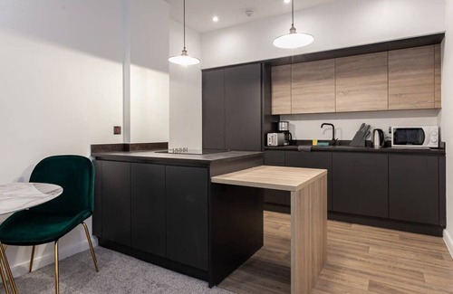 Bolton Apartment | Stylish 1 Bedroom Apartment in Bolton