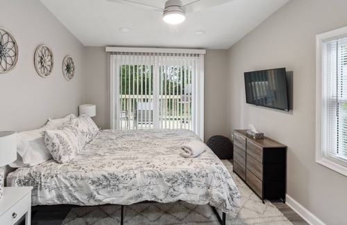 Hanover House | Stylish 1BD/1BA Duplex Centrally Located! Near BWI/NSA/FT Meade/BAL TO DC