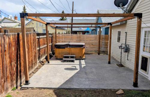 Leadville House | Stylish 1BR Airbnb in Leadville with Mountain Views - Near Skiing - Pets okay