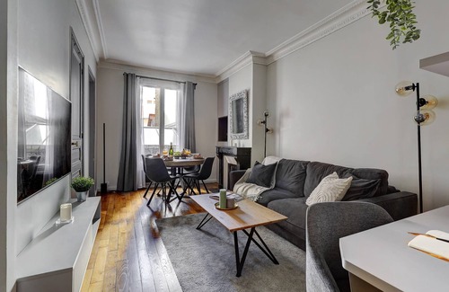 Jardin des plantes Apartment | Stylish 1BR with Balcony in Latin Quarter
